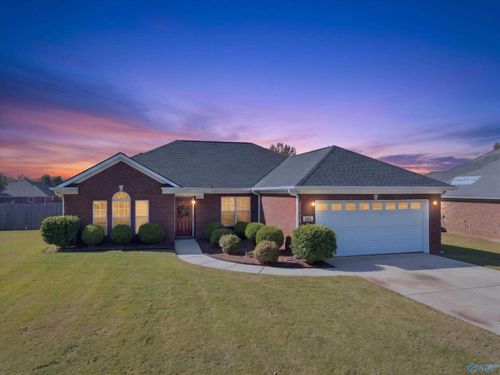 151 Bucks Pocket Dr, New Market, AL, 35761-9032 | Card Image