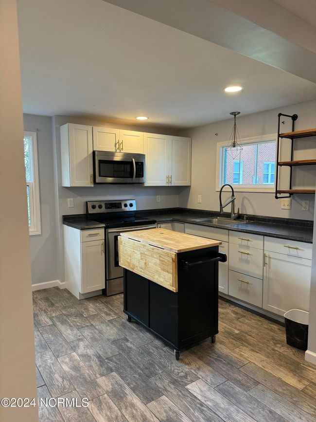 403 Main St, House other with 3 bedrooms, 3 bathrooms and null parking in Bayboro NC | Image 19
