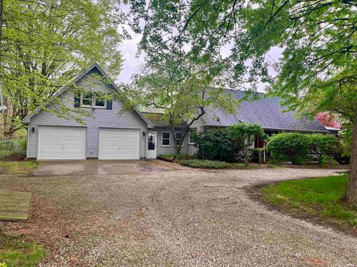 63461 Crumstown Hwy, North Liberty, IN, 46554-9642 | Card Image