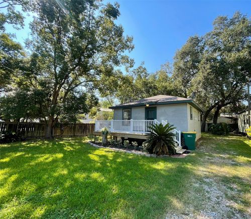 3330 Triplett St, Bacliff, TX, 77518-1248 | Card Image