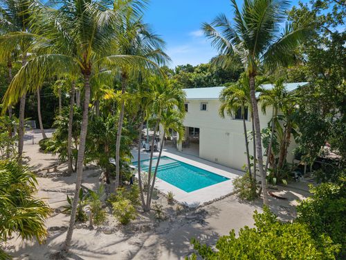 158 Tampa Dr, Tavernier, FL, 33070-2047 | Card Image