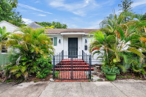 324 Albemarle Rd, West Palm Beach, FL, 33405-1602 | Card Image