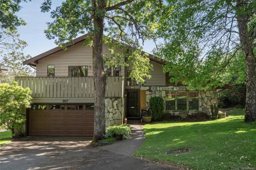 907 Woodhall Dr, Victoria, BC, V8X3L7 | Card Image