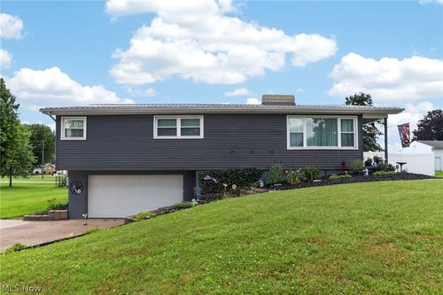 21861 Valley View Dr, West Lafayette, OH, 43845-9660 | Card Image