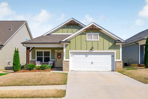6105 Amber Forest Trl, Hixson, TN, 37343-0530 | Card Image