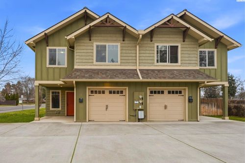 226 E Whitman Dr, College Place, WA, 99324-2133 | Card Image