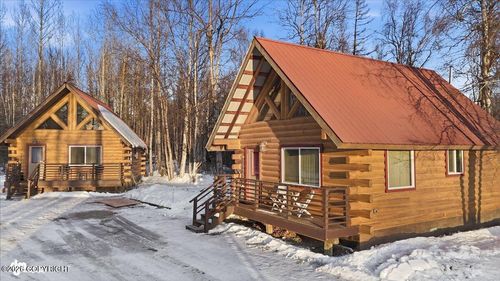 9000 N Palmer Fishhook Rd, Palmer, AK, 99645-8043 | Card Image