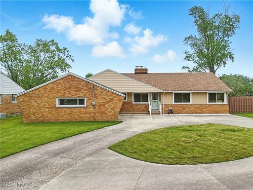 5871 Graydon Dr, Seven Hills, OH, 44131-1905 | Card Image