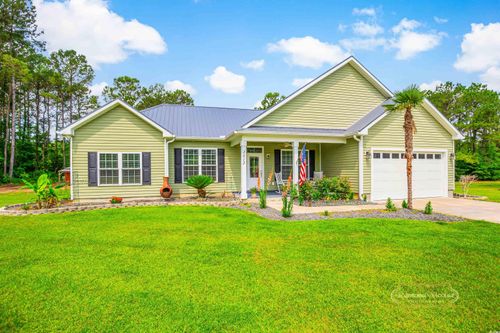 1013 Happy Ln, Galivants Ferry, SC, 29544-8166 | Card Image