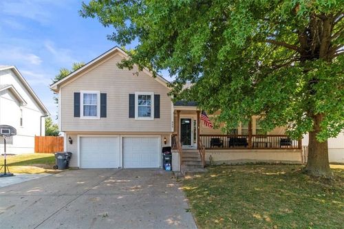 855 Sw Ridgeview Dr, Grain Valley, MO, 64029-9389 | Card Image