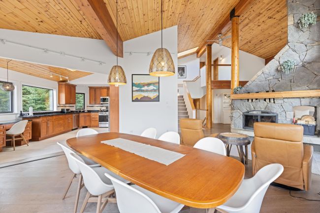 7414 Ambassador (49% Ownership) Crescent, House other with 5 bedrooms, 4 bathrooms and 5 parking in Whistler BC | Image 10
