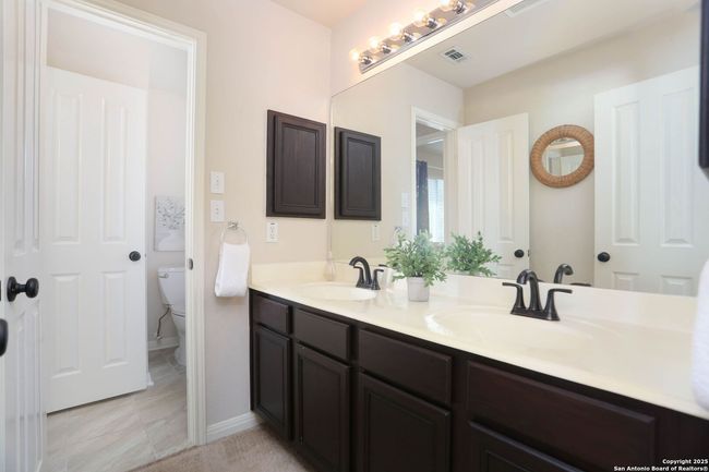 9510 Loyal Vly, House other with 4 bedrooms, 3 bathrooms and null parking in San Antonio TX | Image 14