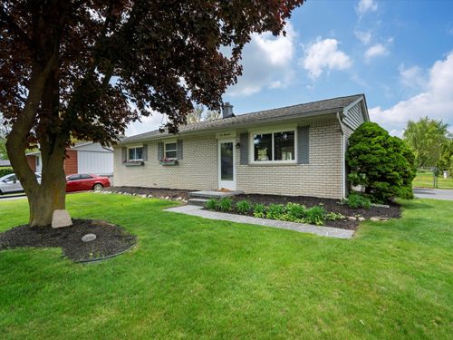 600 Los Arboles Dr, Wolverine Lake, MI, 48390-2021 | Card Image