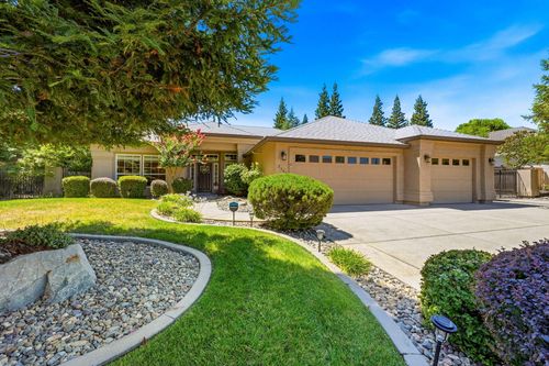2440 Crescent Moon Ct, Redding, CA, 96001-5943 | Card Image