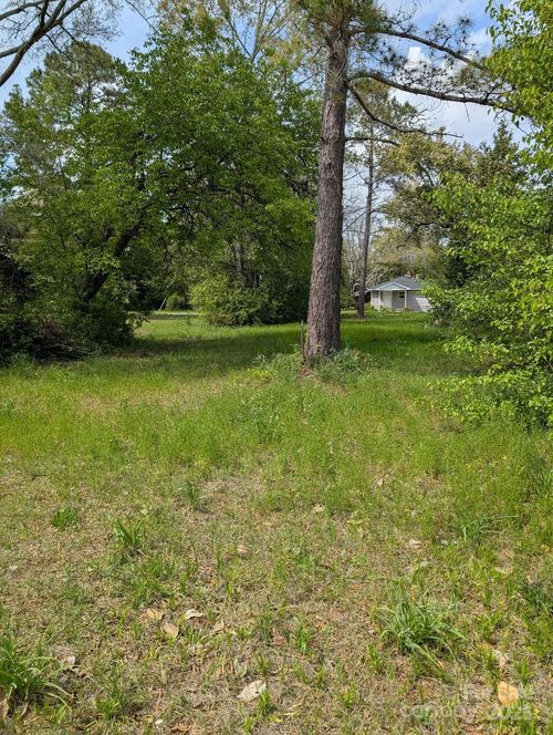 332 Marion Ave, Hartsville, SC, 29550-5559 | Card Image