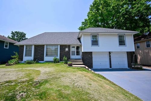 1113 Sw 17th St, Blue Springs, MO, 64015-4821 | Card Image