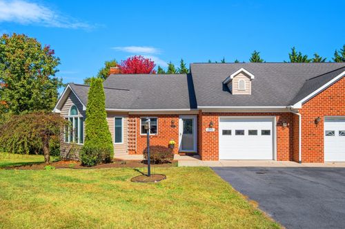 2221 Lake Terrace Dr, Harrisonburg, VA, 22802-6193 | Card Image