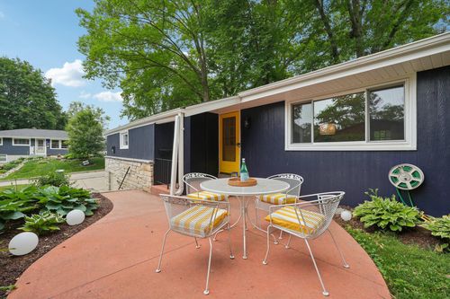 6710 Dellrose Ct, Greendale, WI, 53129-2361 | Card Image