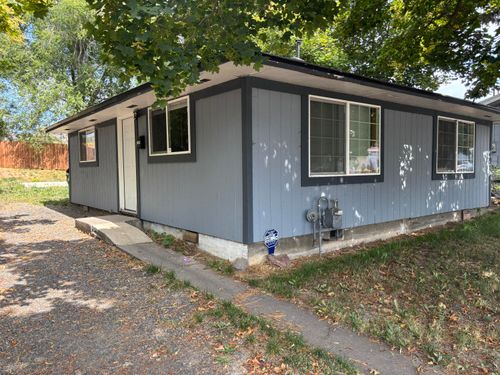 2325 Home Ave, Klamath Falls, OR, 97601-3226 | Card Image