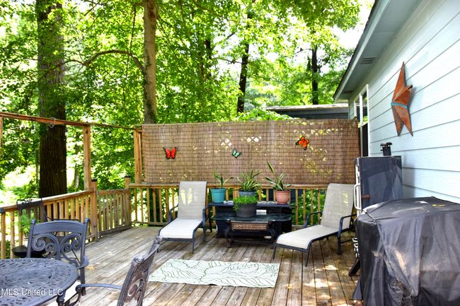 Glen Artney back deck | Image 29