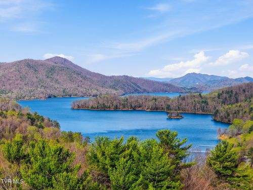 1570 U.S. 321, Hampton, TN, 37658 | Card Image