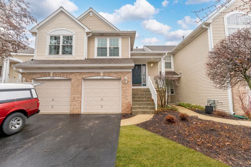 152 Hidden Pond Cir, Aurora, IL, 60504-5830 | Card Image