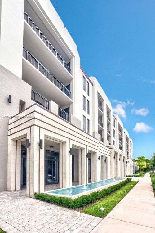 202-718 Valencia Ave, Coral Gables, FL, 33134-5651 | Card Image