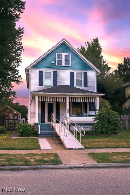 295 E Martin St, East Palestine, OH, 44413-2313 | Card Image