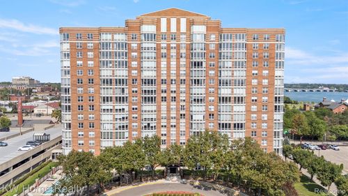apt-102-250 E Harbortown Dr, Detroit, MI, 48207-5000 | Card Image