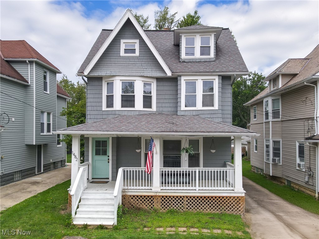 Lauderdale Ave, Lakewood, OH 44107