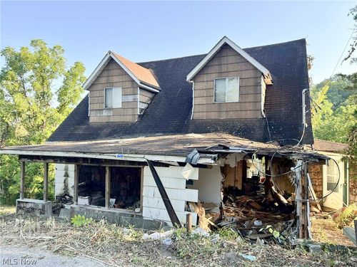 121 Water St, Spencer, WV, 25276-1736 | Card Image