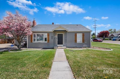 1320 S Holly St, Nampa, ID, 83686-7430 | Card Image