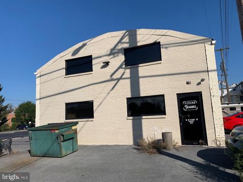 ste-102-16 W King St, SHIPPENSBURG, PA, 17257-1246 | Card Image