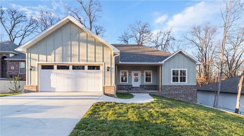 5 Burnham Dr, Bella Vista, AR, 72715-5311 | Card Image