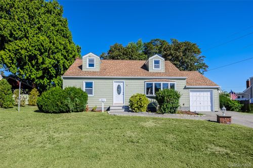 133 Fallwood Pkwy, Farmingdale, NY, 11735-4912 | Card Image