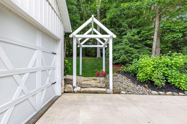 Love the entrance to the back yard | Image 9