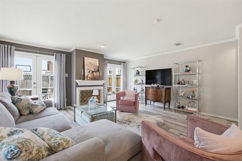 104-4017 Buena Vista St, Dallas, TX, 75204-1648 | Card Image