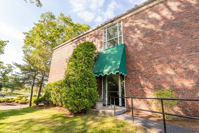 APT-131 - 1202 Greendale Ave, Condo with 1 bedrooms, 1 bathrooms and 1 parking in Needham MA | Image 5