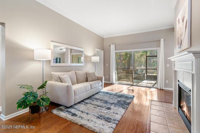 Living Room | Image 8