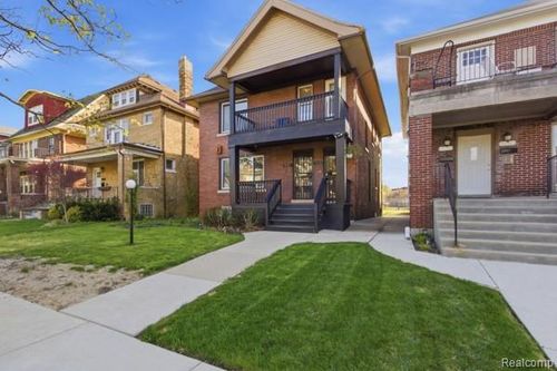 7461 Churchill St, Detroit, MI, 48206-2676 | Card Image