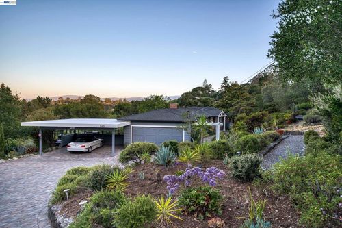 140 Sheridan Way, Woodside, CA, 94062-2346 | Card Image