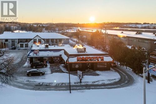 2169 Regent St, Sudbury, ON, P3E5V3 | Card Image