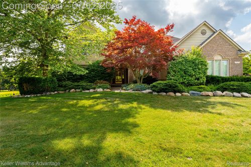 7255 Stonebrook Dr, Canton, MI, 48187-1261 | Card Image