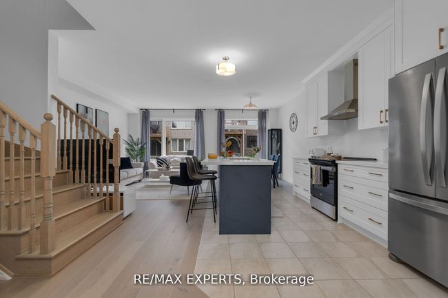 27 Sweet Cicely St, House attached with 4 bedrooms, 3 bathrooms and 1 parking in Springwater ON | Image 7
