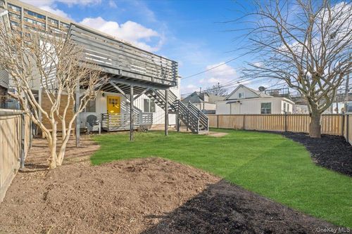 318A Beach 101st St, Rockaway Park, NY, 11694-2890 | Card Image