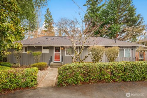 130 110th Pl Se, Bellevue, WA, 98004-6315 | Card Image