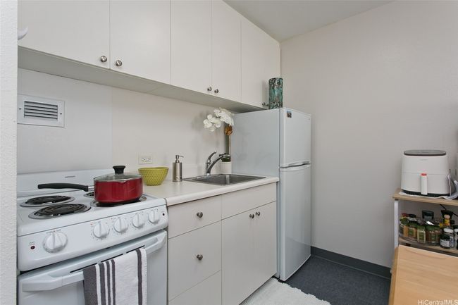 APT-810 - 747 Amana St, Condo with 0 bedrooms, 1 bathrooms and null parking in Honolulu HI | Image 4