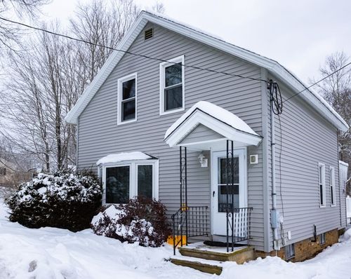 24 Railroad Ave, Dudley, MA, 01507 | Card Image