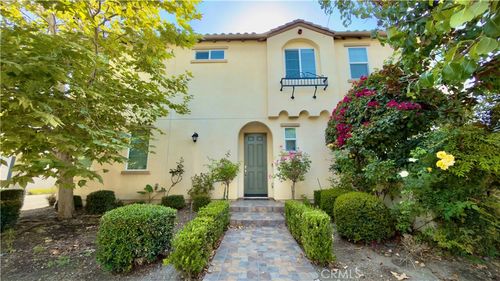 14601 W Del Playa St, Panorama City, CA, 91402-1068 | Card Image