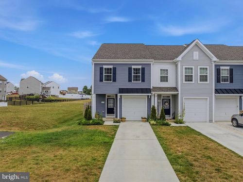 13 Colchester Ct, BUNKER HILL, WV, 25413-2134 | Card Image